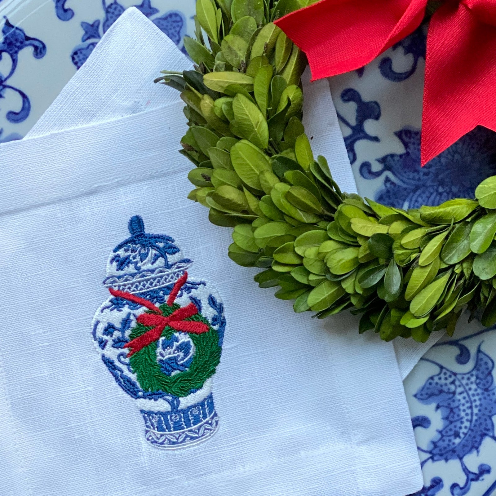 Chinoiserie Boxwood Wreath Embroidery Design