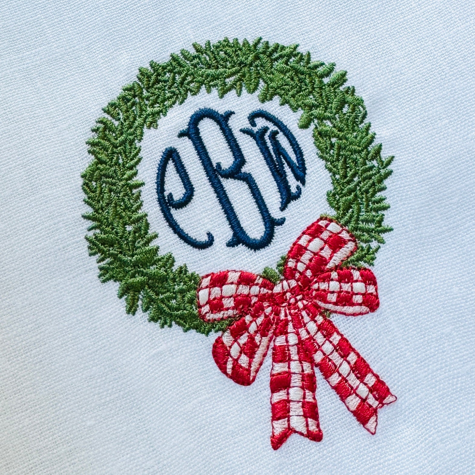 Boxwood and Gingham Wreath Embroidery Design